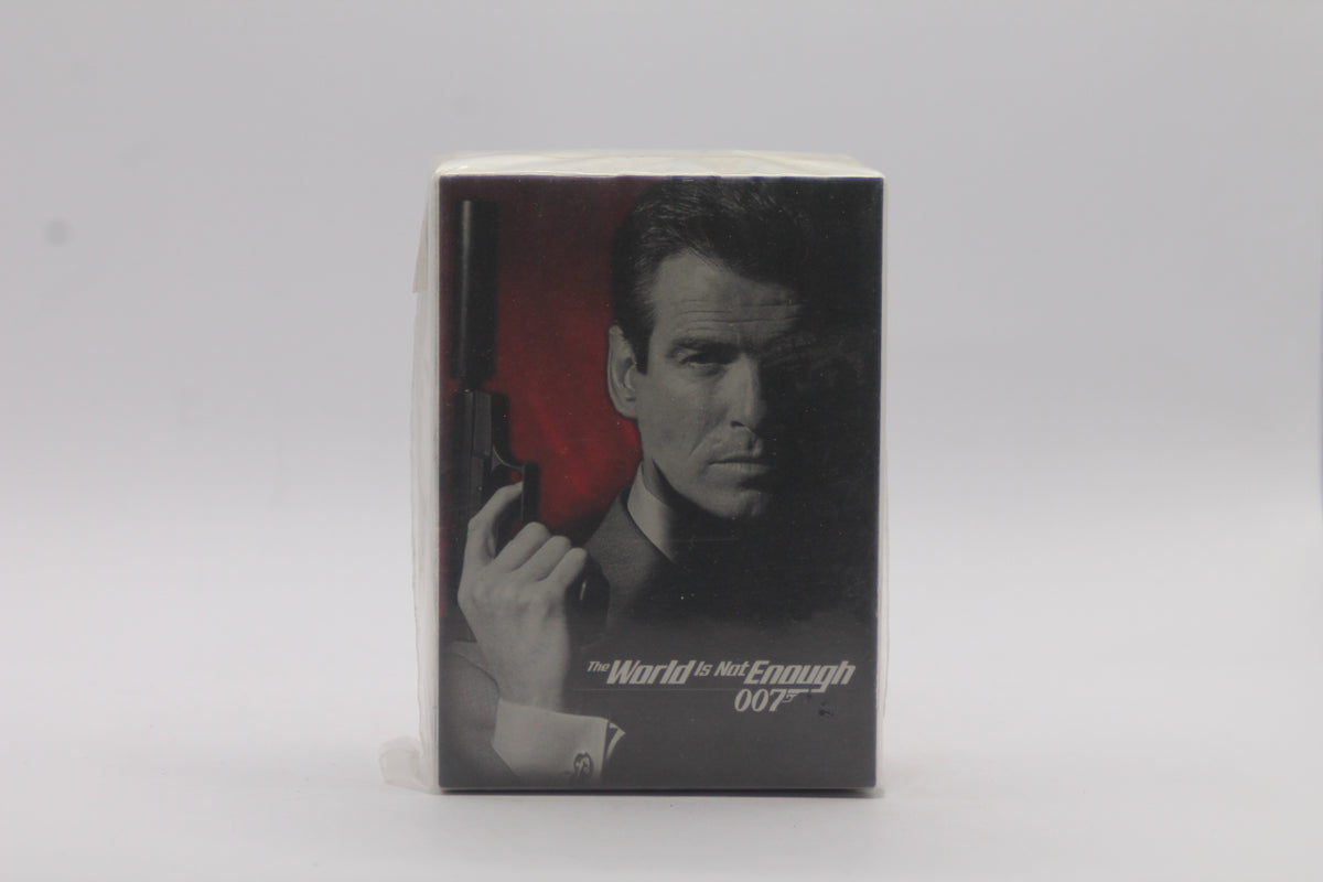 James Bond 007 The World Is Not Enough complete set of 90 vintage trading cards in excellent condition. Released by Inkworks in 1999.